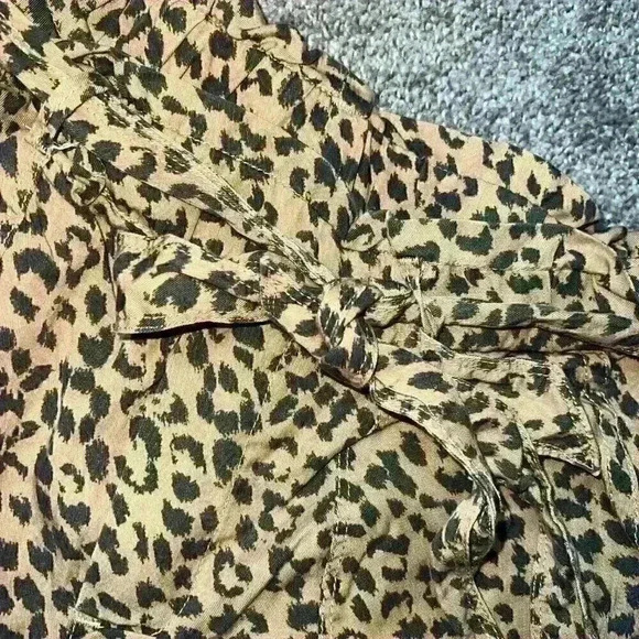Aerie Leopard Animal Print Pull-On Paperbag Style Cuffed Camp Short Size S Small - Picture 2 of 6